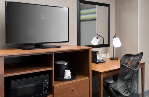 Skokie Hotel | Hampton Inn & Suites Chicago-North Shore/Skokie