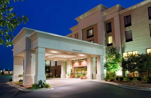 West Chester Hotel | Hampton Inn & Suites Cincinnati-Union Centre
