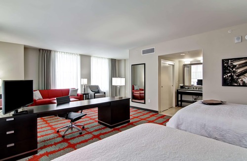 Central Business District Hotel | Hampton Inn & Suites Cincinnati-Downtown