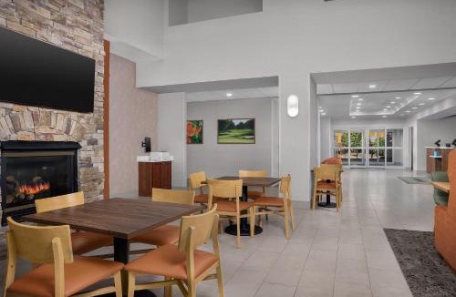 Clinton Hotel | Hampton Inn & Suites Clinton