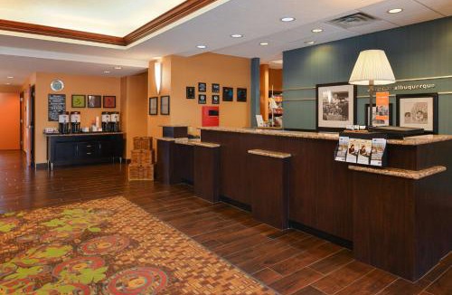 Westside Hotel | Hampton Inn & Suites - Coors Road