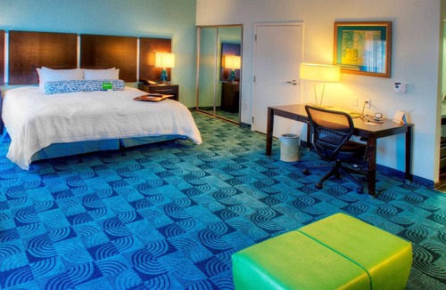 Lewisville Hotel | Hampton Inn & Suites Dallas/Lewisville-Vista Ridge Mall, TX