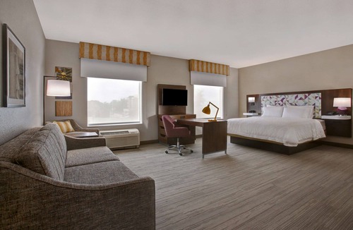 DeSoto Hotel | Hampton Inn & Suites Dallas-DeSoto