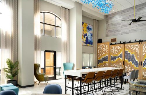 Hurst Hotel | Hampton Inn & Suites Dallas-DFW Airport Hurst
