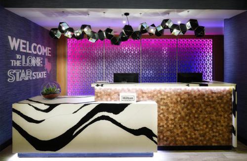 Hurst Hotel | Hampton Inn & Suites Dallas-DFW Airport Hurst