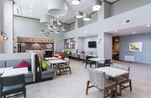 White Rock Hills Hotel | Hampton Inn & Suites Dallas East
