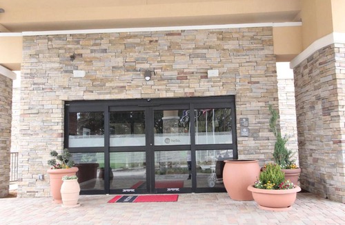 Dallas Hotel | Hampton Inn & Suites Dallas Market Center