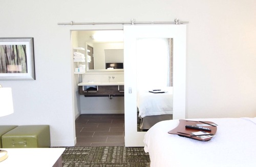 Dallas Hotel | Hampton Inn & Suites Dallas Market Center
