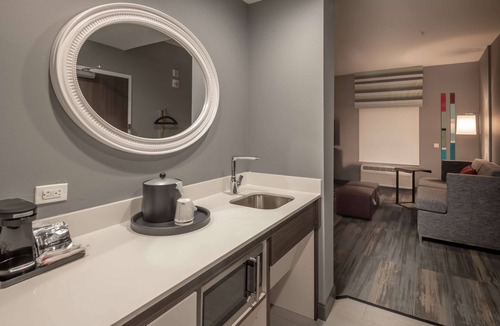 Plano Hotel | Hampton Inn & Suites Dallas/Plano Central