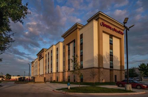 Plano Hotel | Hampton Inn & Suites Dallas/Plano Central
