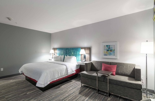 White Rock Hills Hotel | Hampton Inn & Suites Dallas East