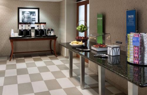 Davenport Hotel | Hampton Inn & Suites Davenport
