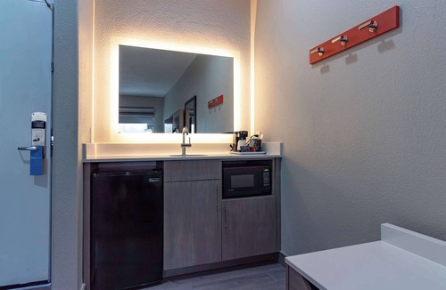 Denton Hotel | Hampton Inn & Suites Denton