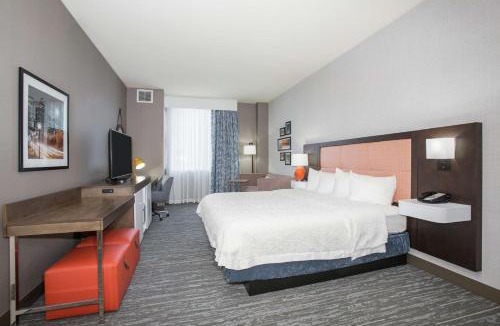Uptown Hotel | Hampton Inn & Suites Denver-Downtown