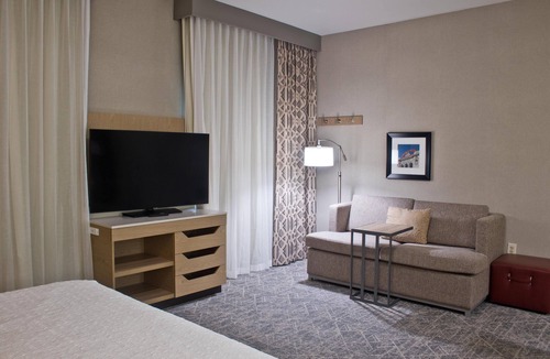 Highland Hotel | Hampton Inn & Suites Denver-Speer Boulevard