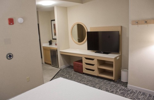 Highland Hotel | Hampton Inn & Suites Denver-Speer Boulevard