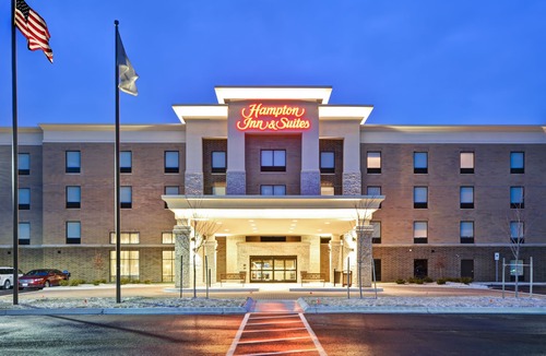Warren Hotel | Hampton Inn & Suites Detroit/Warren