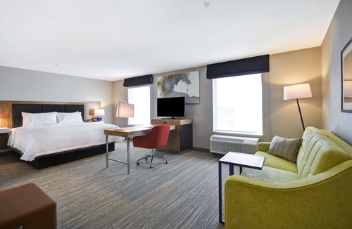 Warren Hotel | Hampton Inn & Suites Detroit/Warren
