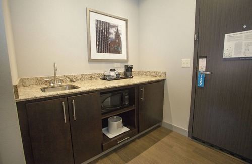 West Seventh Hotel | Hampton Inn & Suites Downtown St. Paul