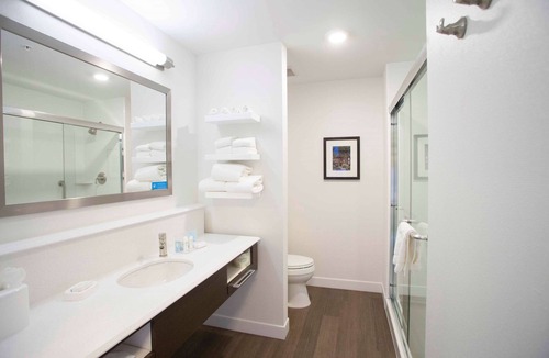 West Seventh Hotel | Hampton Inn & Suites Downtown St. Paul