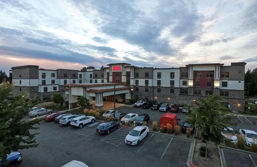 Dupont Hotel | Hampton Inn & Suites DuPont