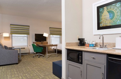 Okemos Hotel | Hampton Inn & Suites East Lansing/Okemos