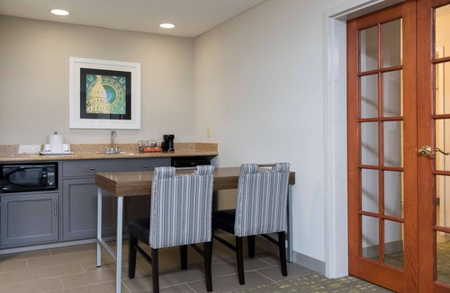 Okemos Hotel | Hampton Inn & Suites East Lansing/Okemos