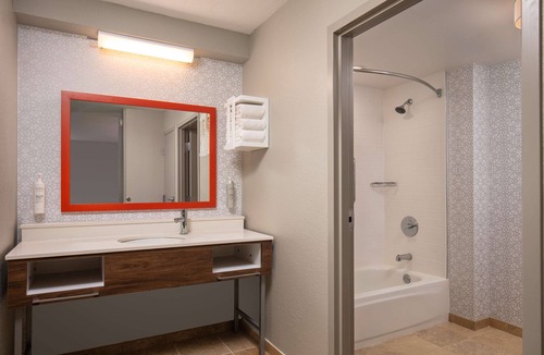 Biggs Field Hotel | Hampton Inn & Suites El Paso-Airport