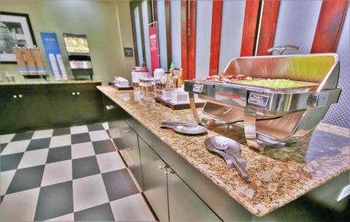 Flowery Branch Hotel | Hampton Inn & Suites Flowery Branch