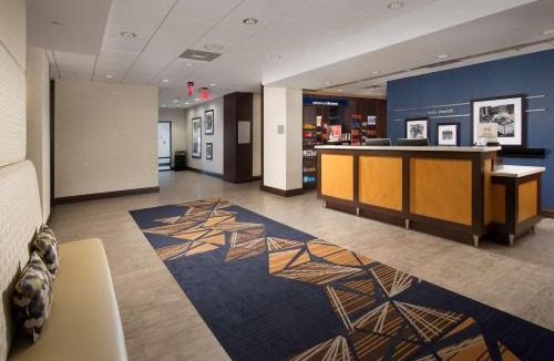 West Falls Church Hotel | Hampton Inn & Suites Falls Church