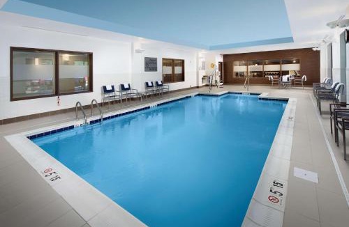 West Falls Church Hotel | Hampton Inn & Suites Falls Church