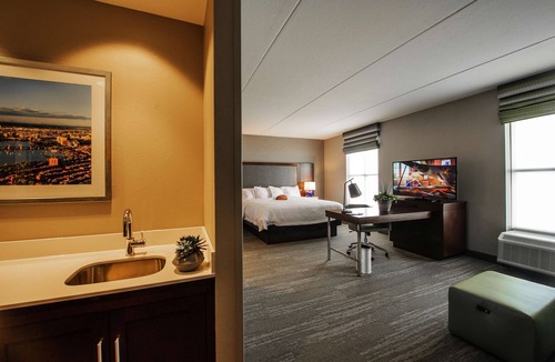 Foxboro Hotel | Hampton Inn & Suites Foxborough/Mansfield