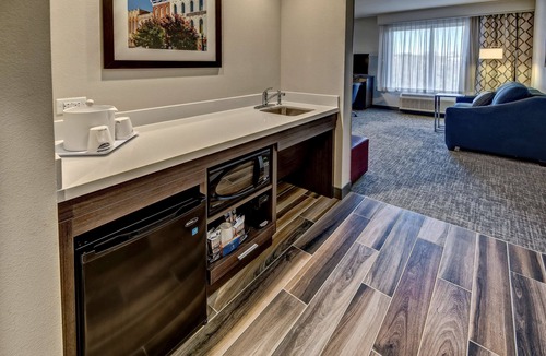 Franklin Hotel | Hampton Inn & Suites Franklin Berry Farms