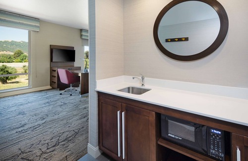 Gilroy Hotel | Hampton Inn & Suites Gilroy