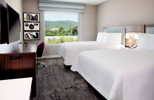 Gilroy Hotel | Hampton Inn & Suites Gilroy