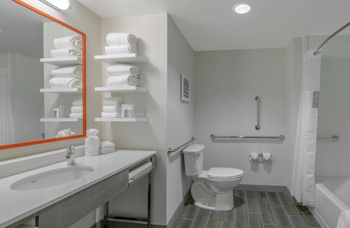 Glenarden Hotel | Hampton Inn & Suites Glenarden/Washington DC
