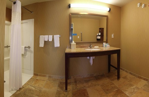 Grand Forks Hotel | Hampton Inn & Suites Grand Forks