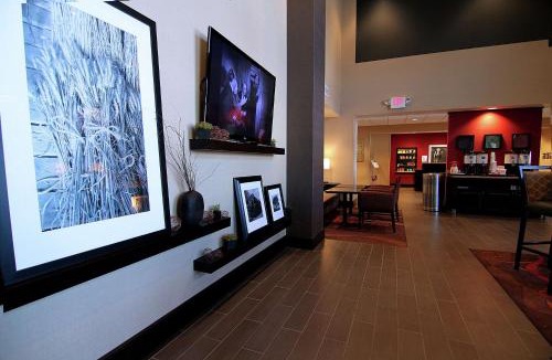 Grand Forks Hotel | Hampton Inn & Suites Grand Forks
