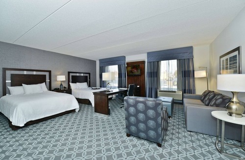 Greensboro Hotel | Hampton Inn & Suites Greensboro/Coliseum Area