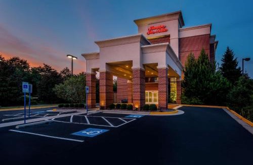 Herndon Hotel | Hampton Inn & Suites Herndon-Reston