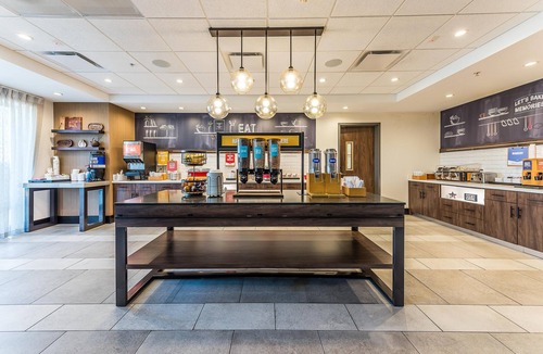 Howell Hotel | Hampton Inn & Suites Howell