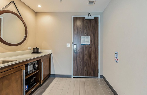 Howell Hotel | Hampton Inn & Suites Howell