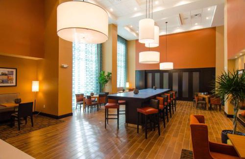Huntsville Hotel | Hampton Inn & Suites Huntsville