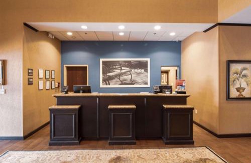 Brownsboro Hotel | Hampton Inn & Suites Huntsville Hampton Cove