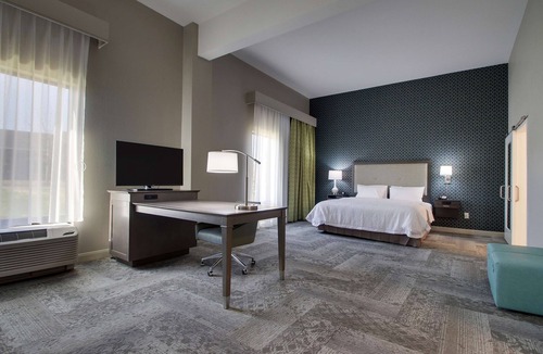Southeast Raleigh Hotel | Hampton Inn & Suites Knightdale Raleigh