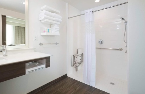 La Porte Hotel | Hampton Inn & Suites La Porte