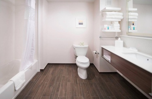 La Porte Hotel | Hampton Inn & Suites La Porte