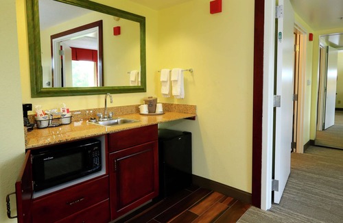 Mill Hall Hotel | Hampton Inn & Suites Lamar