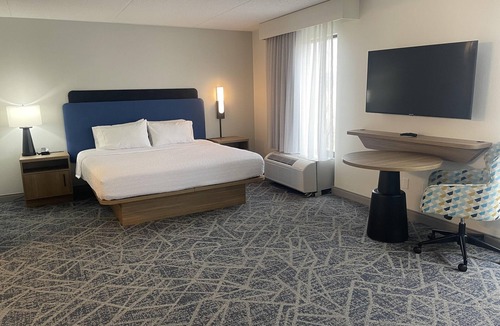 Mill Hall Hotel | Hampton Inn & Suites Lamar