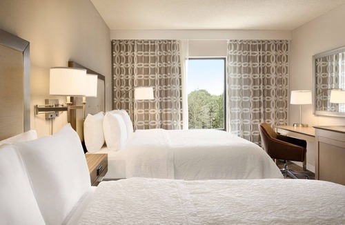 Largo Hotel | Hampton Inn & Suites Largo